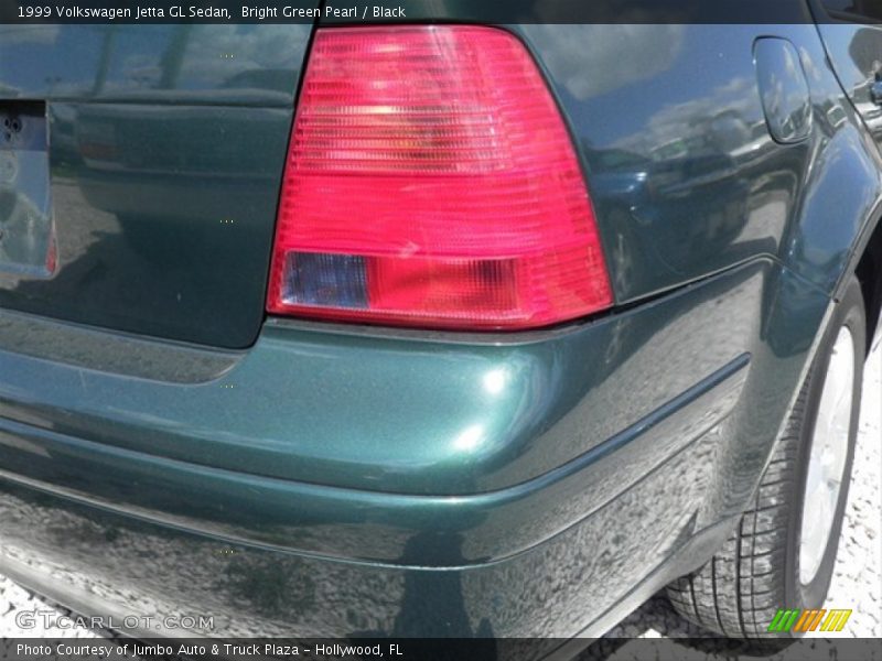 Bright Green Pearl / Black 1999 Volkswagen Jetta GL Sedan