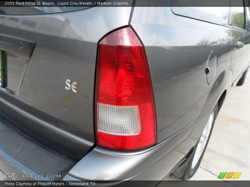 Liquid Grey Metallic / Medium Graphite 2003 Ford Focus SE Wagon