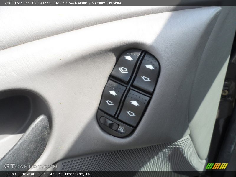 Liquid Grey Metallic / Medium Graphite 2003 Ford Focus SE Wagon