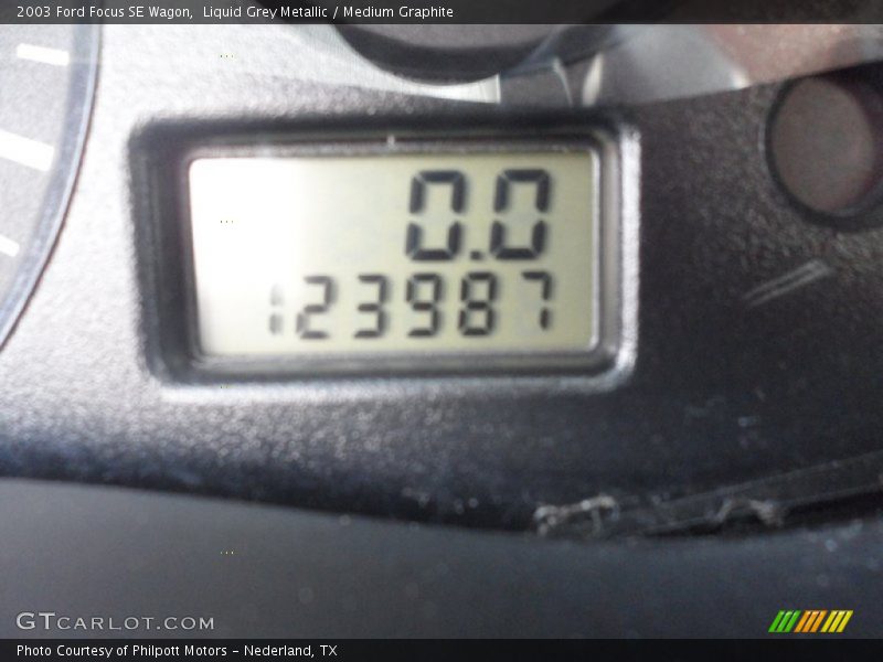 Liquid Grey Metallic / Medium Graphite 2003 Ford Focus SE Wagon