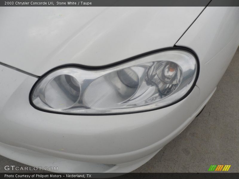 Stone White / Taupe 2003 Chrysler Concorde LXi