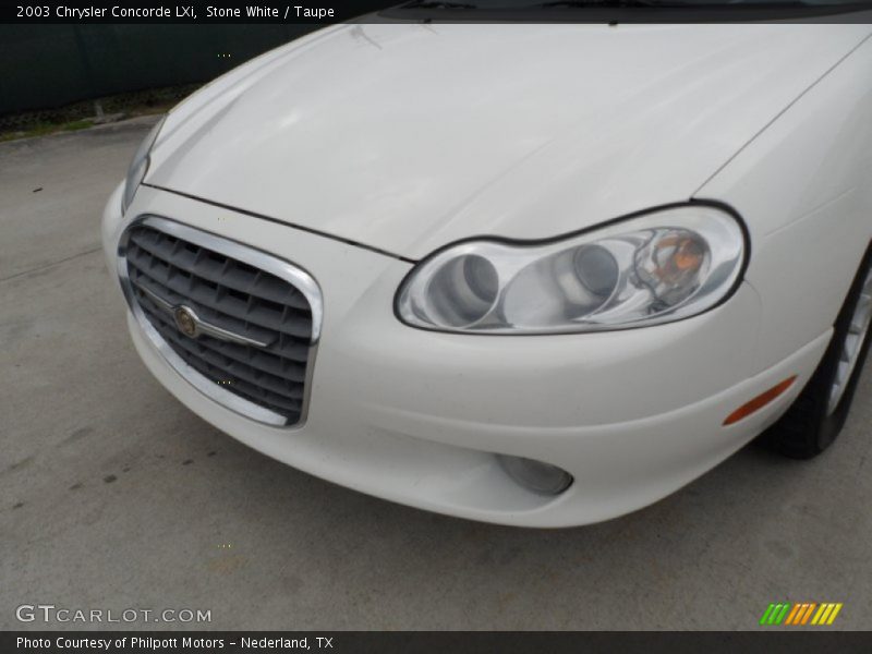 Stone White / Taupe 2003 Chrysler Concorde LXi
