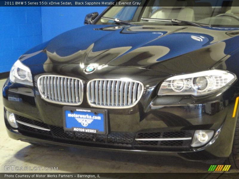 Black Sapphire Metallic / Everest Gray 2011 BMW 5 Series 550i xDrive Sedan