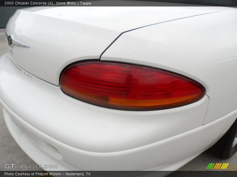Stone White / Taupe 2003 Chrysler Concorde LXi