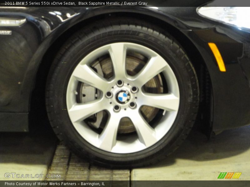 Black Sapphire Metallic / Everest Gray 2011 BMW 5 Series 550i xDrive Sedan