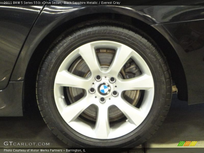 Black Sapphire Metallic / Everest Gray 2011 BMW 5 Series 550i xDrive Sedan