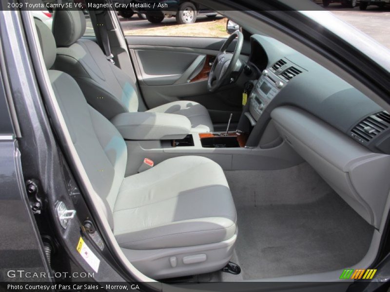 Magnetic Gray Metallic / Ash 2009 Toyota Camry SE V6