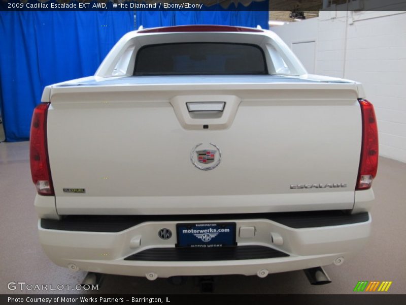 White Diamond / Ebony/Ebony 2009 Cadillac Escalade EXT AWD