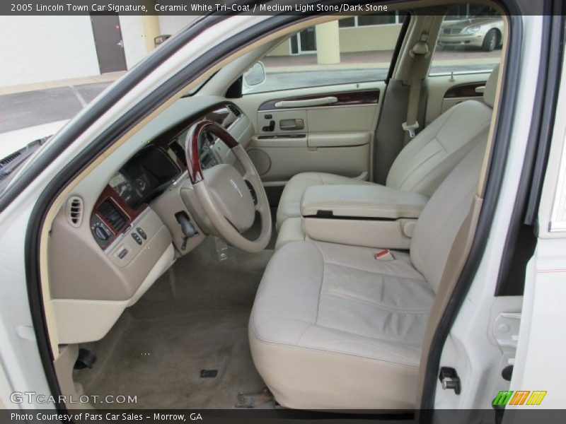Ceramic White Tri-Coat / Medium Light Stone/Dark Stone 2005 Lincoln Town Car Signature