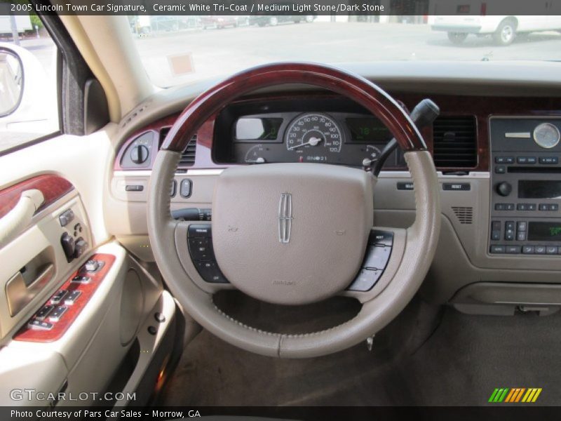 Ceramic White Tri-Coat / Medium Light Stone/Dark Stone 2005 Lincoln Town Car Signature