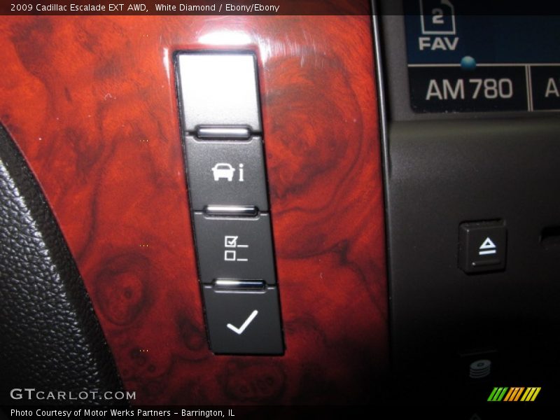White Diamond / Ebony/Ebony 2009 Cadillac Escalade EXT AWD