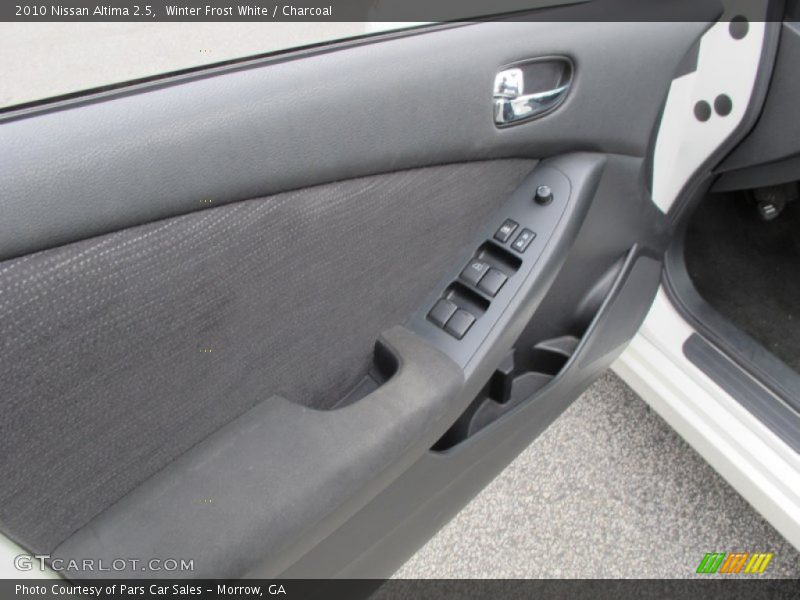 Winter Frost White / Charcoal 2010 Nissan Altima 2.5