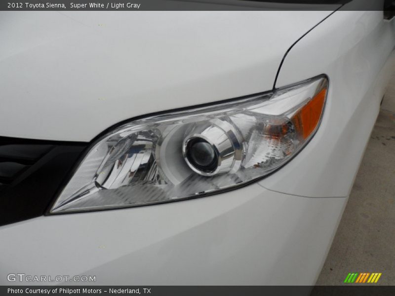 Super White / Light Gray 2012 Toyota Sienna