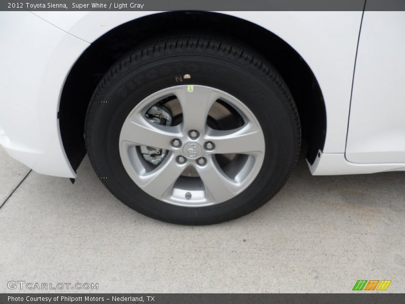 Super White / Light Gray 2012 Toyota Sienna