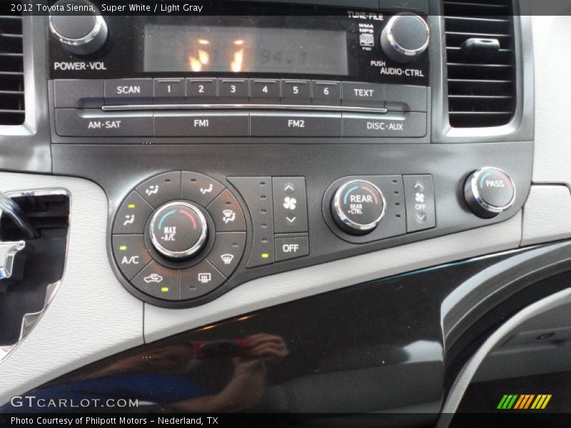 Controls of 2012 Sienna 