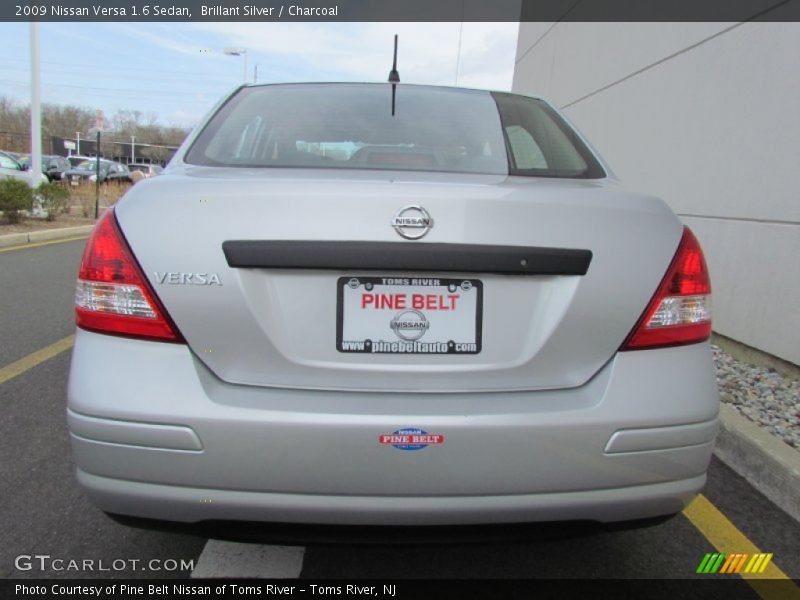 Brillant Silver / Charcoal 2009 Nissan Versa 1.6 Sedan