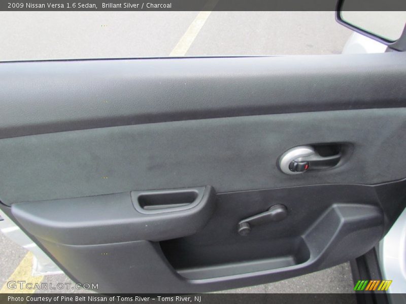 Brillant Silver / Charcoal 2009 Nissan Versa 1.6 Sedan