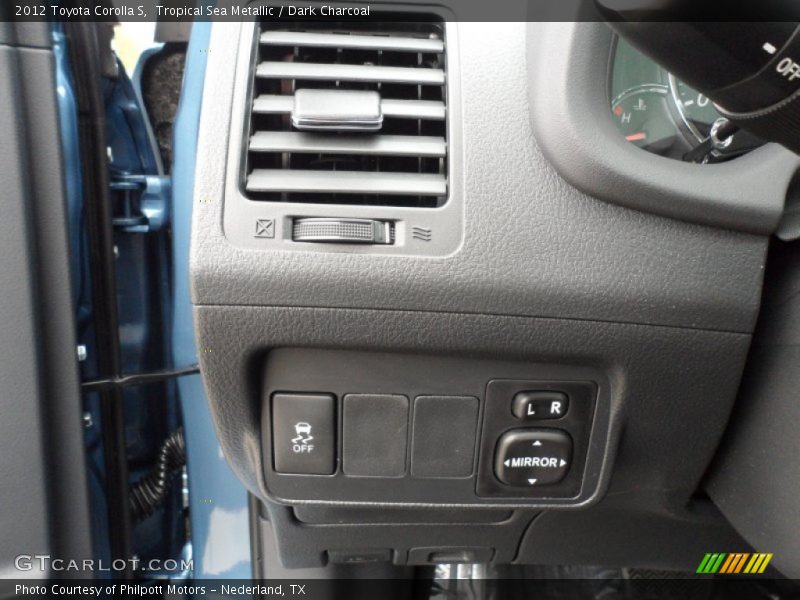 Controls of 2012 Corolla S