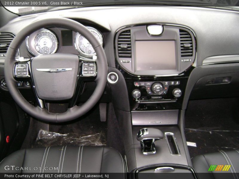 Dashboard of 2012 300 S V6