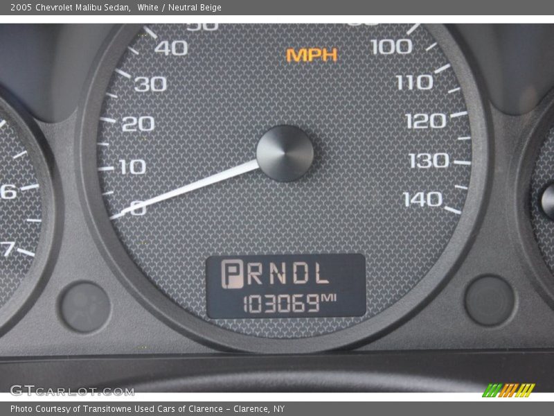 White / Neutral Beige 2005 Chevrolet Malibu Sedan