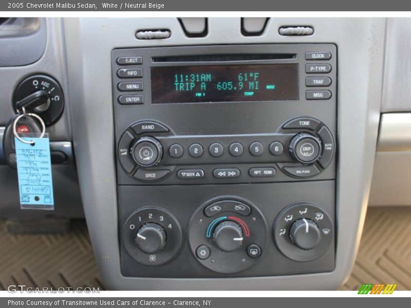 White / Neutral Beige 2005 Chevrolet Malibu Sedan
