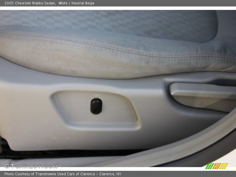 White / Neutral Beige 2005 Chevrolet Malibu Sedan