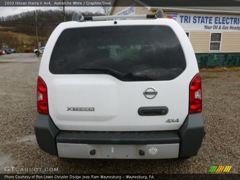 Avalanche White / Graphite/Steel 2009 Nissan Xterra X 4x4