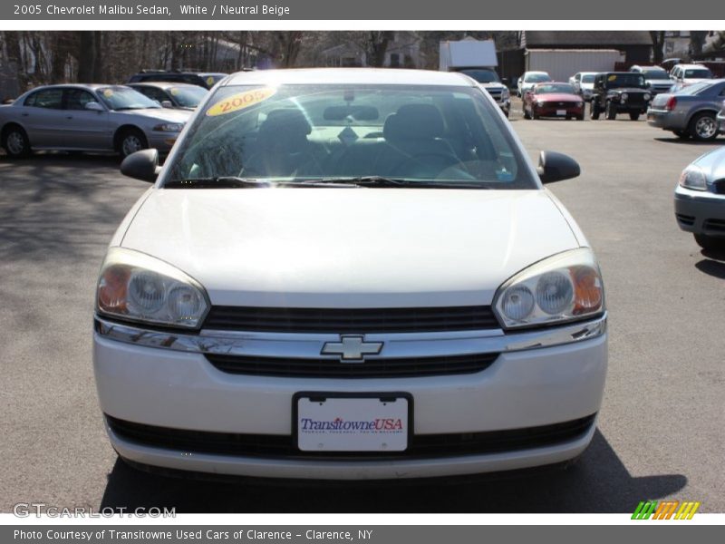 White / Neutral Beige 2005 Chevrolet Malibu Sedan