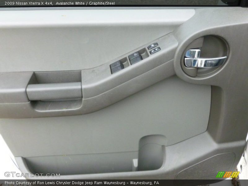 Avalanche White / Graphite/Steel 2009 Nissan Xterra X 4x4