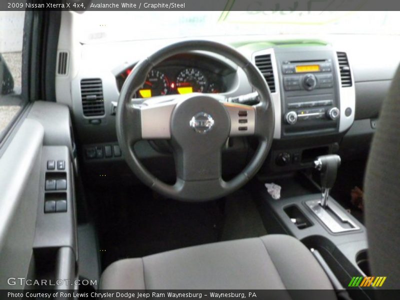 Avalanche White / Graphite/Steel 2009 Nissan Xterra X 4x4