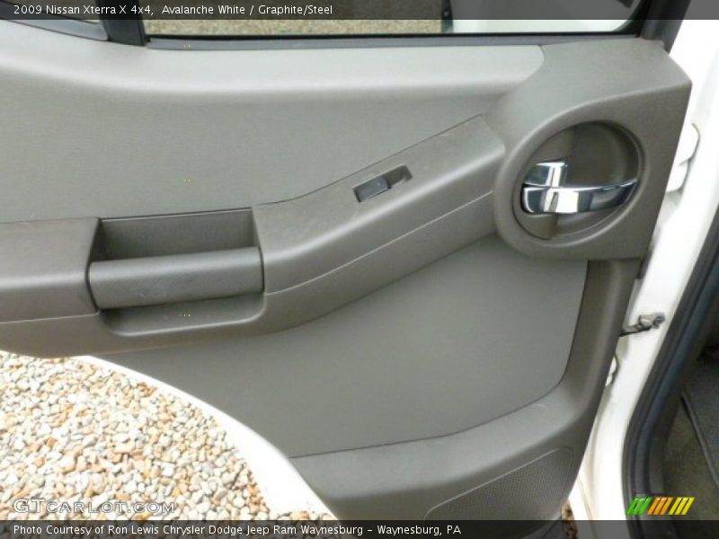 Avalanche White / Graphite/Steel 2009 Nissan Xterra X 4x4