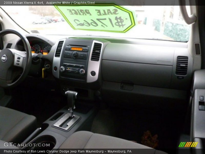 Avalanche White / Graphite/Steel 2009 Nissan Xterra X 4x4