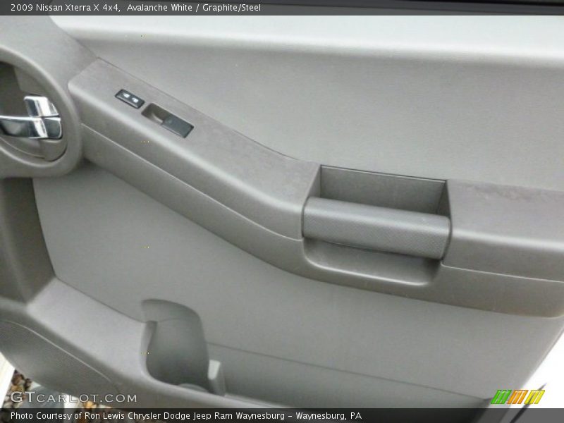 Avalanche White / Graphite/Steel 2009 Nissan Xterra X 4x4