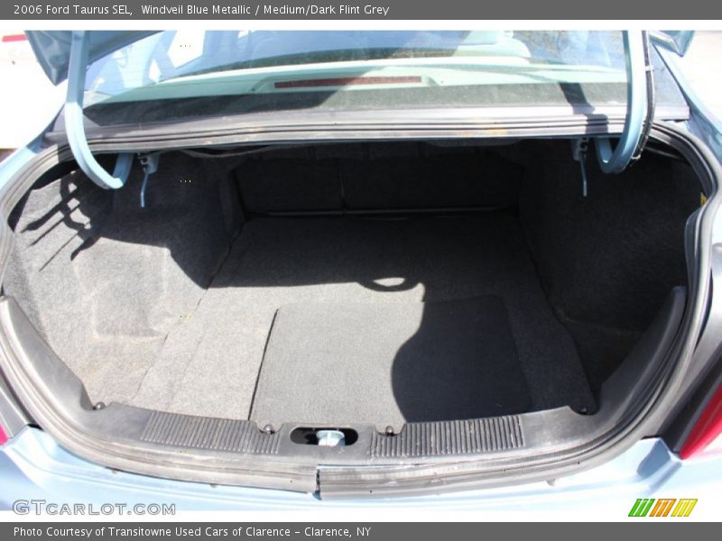  2006 Taurus SEL Trunk