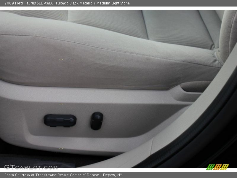 Tuxedo Black Metallic / Medium Light Stone 2009 Ford Taurus SEL AWD