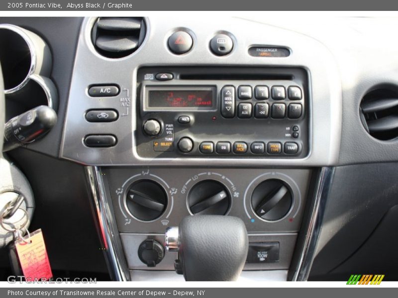 Abyss Black / Graphite 2005 Pontiac Vibe