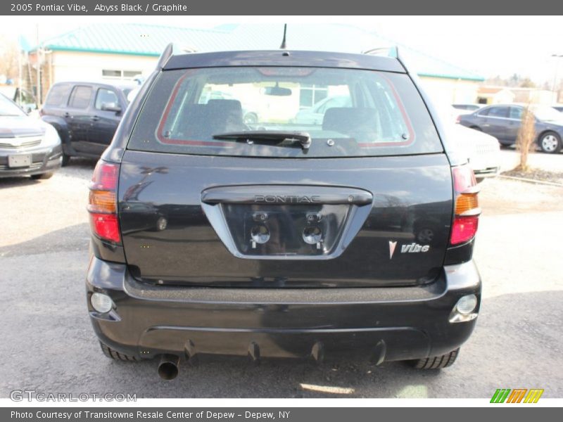 Abyss Black / Graphite 2005 Pontiac Vibe