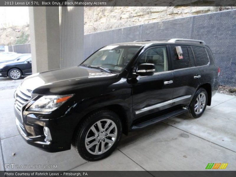 Front 3/4 View of 2013 LX 570
