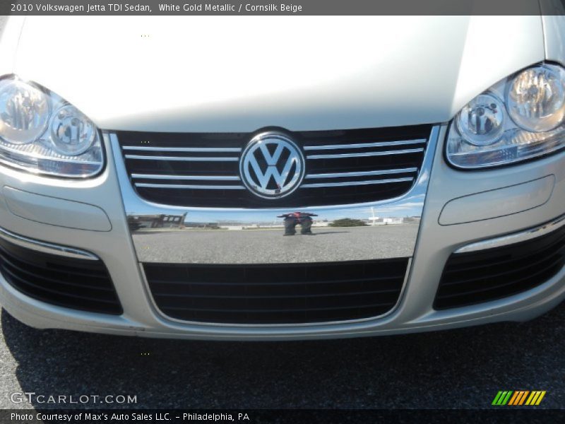 White Gold Metallic / Cornsilk Beige 2010 Volkswagen Jetta TDI Sedan