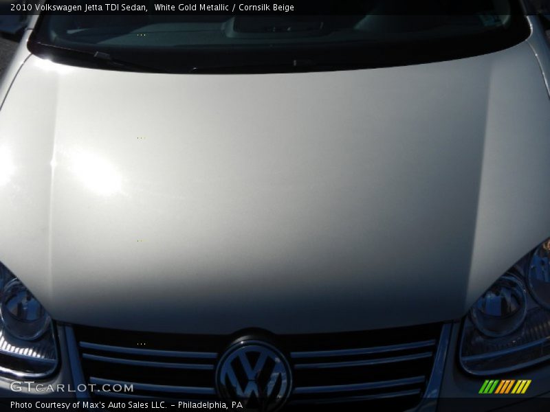 White Gold Metallic / Cornsilk Beige 2010 Volkswagen Jetta TDI Sedan