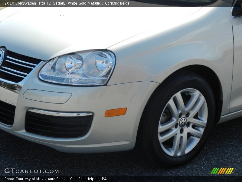 White Gold Metallic / Cornsilk Beige 2010 Volkswagen Jetta TDI Sedan
