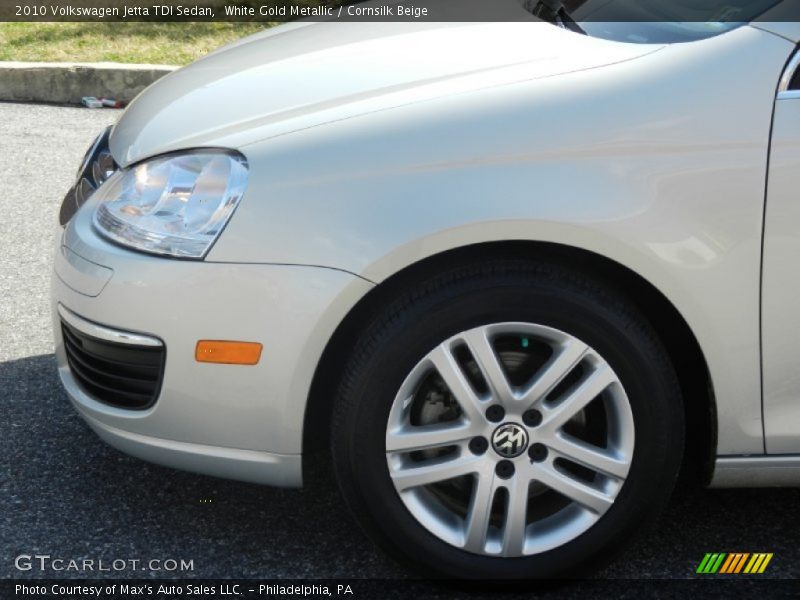 White Gold Metallic / Cornsilk Beige 2010 Volkswagen Jetta TDI Sedan