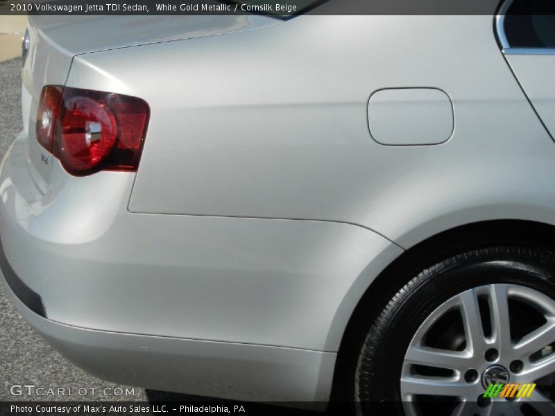 White Gold Metallic / Cornsilk Beige 2010 Volkswagen Jetta TDI Sedan
