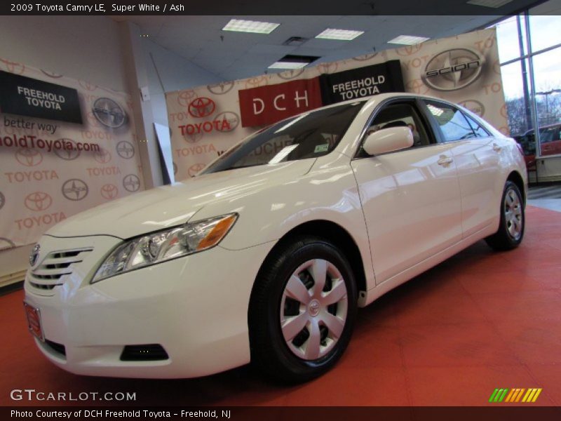 Super White / Ash 2009 Toyota Camry LE
