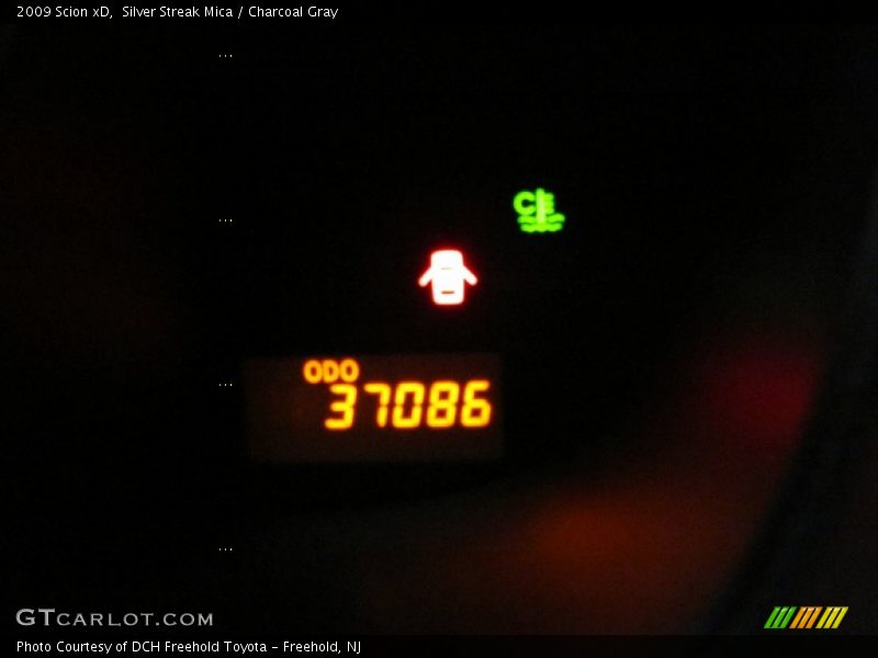 Silver Streak Mica / Charcoal Gray 2009 Scion xD