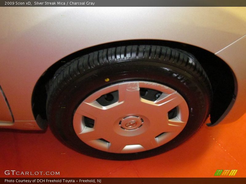 Silver Streak Mica / Charcoal Gray 2009 Scion xD
