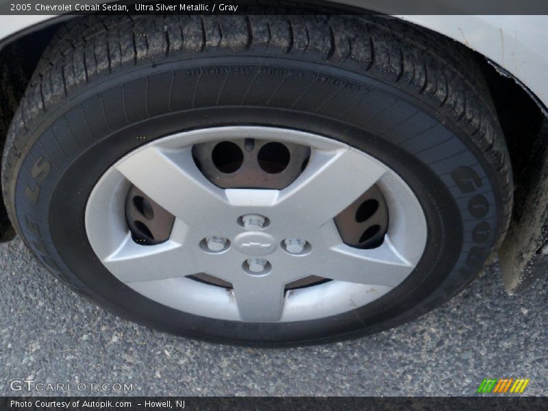 Ultra Silver Metallic / Gray 2005 Chevrolet Cobalt Sedan