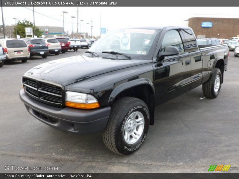 Front 3/4 View of 2003 Dakota SXT Club Cab 4x4