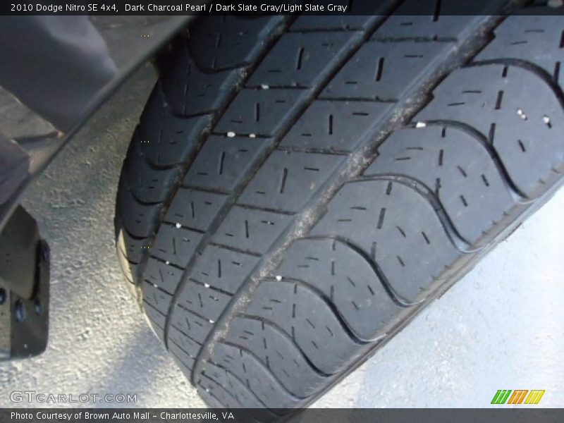 Dark Charcoal Pearl / Dark Slate Gray/Light Slate Gray 2010 Dodge Nitro SE 4x4