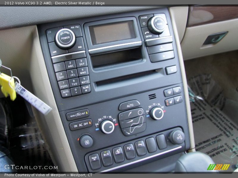 Controls of 2012 XC90 3.2 AWD